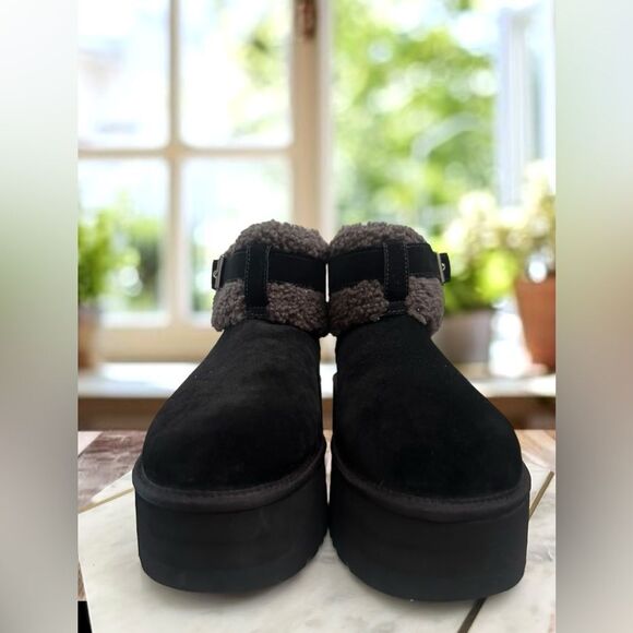 UGG Ultra Mini Belted Roller Boots Black Suede Shearling Platform Women’s 12 EU - Picture 6 of 12